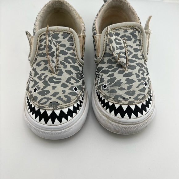 Vans Toddler Slip-On V (Shark) Leopard Shark Sneaker - Picture 4 of 10